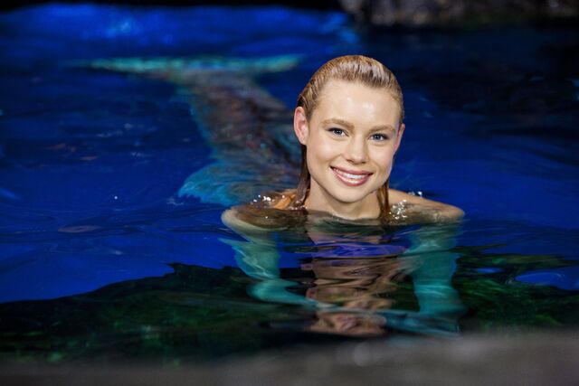 File:Lyla In Water.jpg