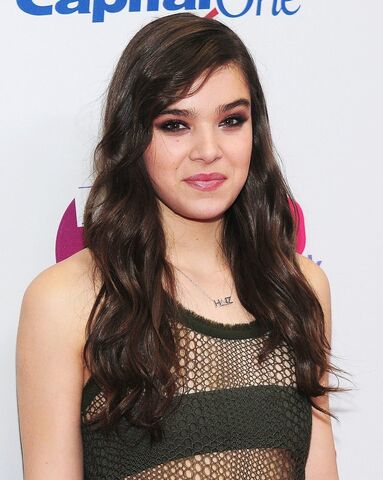 File:Hailee iheartradio2015.jpg