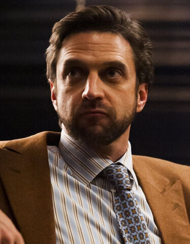 File:1x06 FrederickChilton.jpg