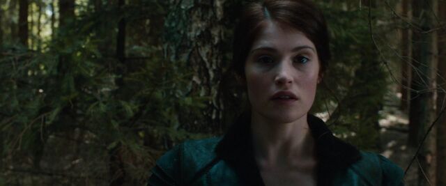 File:Gretel in the woods.jpg