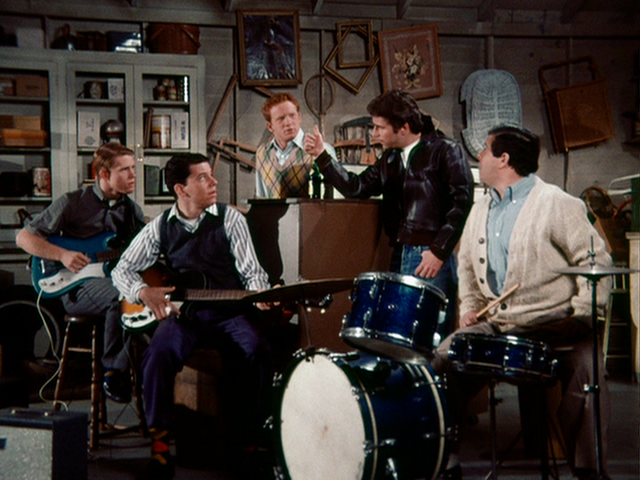File:GivetheBandaHand1.png