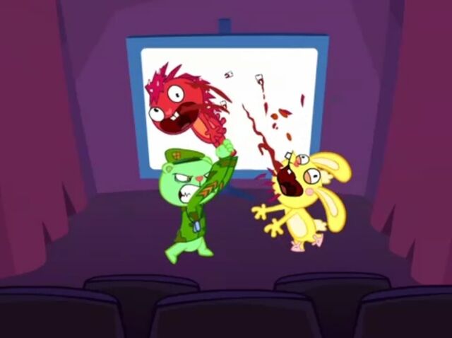 File:FlippyGolpeandoACuddlesConFlaky.jpg