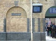 Kings Cross Platform 9,75.jpg