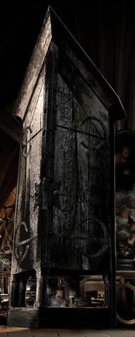 Vanishingcabinet1.jpg