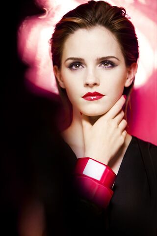 Dosya:Gloss-In-Love-For-Lanc-me-Behind-The-Scenes-emma-watson-35556557-960-1440.jpg