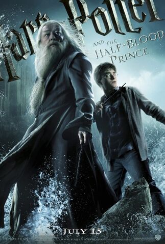 Bestand:442px-04-17-09-Half-Blood Prince Poster-Dumbledore-Harry.jpg