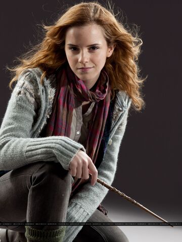 Dosya:New-promotional-pictures-of-Emma-Watson-for-Harry-Potter-and-the-Deathly-Hallows-part-1-harry-potter-and-the-deathly-hallows-31933987-1920-2560.jpg