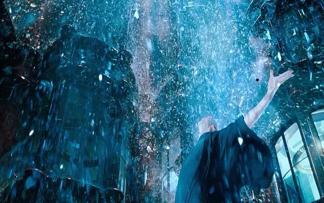 File:Voldemort smashing glass.jpg