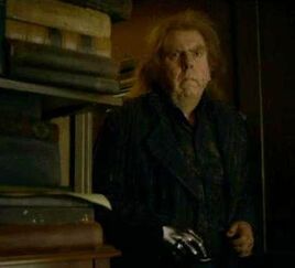 Peter Pettigrew at Spinner's End 03.jpg
