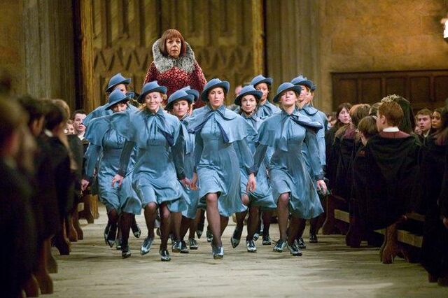 File:Ragazze di Beauxbatons.jpg