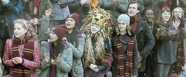 File:Harry-potter-half-blood-Quidditch match.jpg