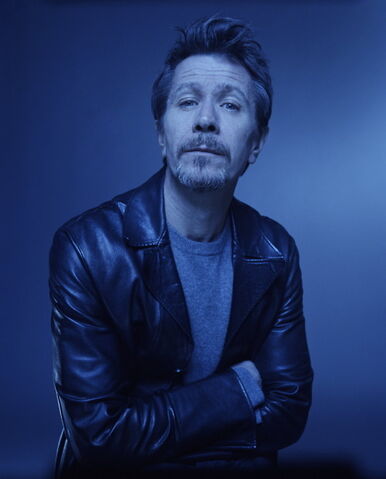Dosya:Gary-oldman-gary-oldman-17569507-500-621.jpg