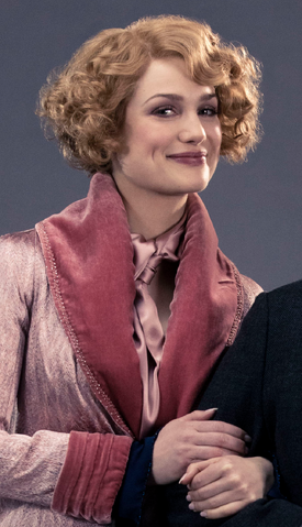 Файл:QueenieGoldstein.png