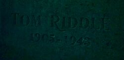Tom Riddle Sr. grave.jpg