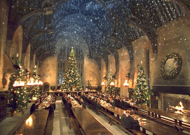 Fil:Harry-potter-great-hall.jpg