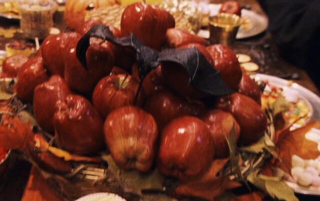 File:Red apples.jpg