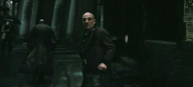 File:Mundungus in diagon alley.jpg