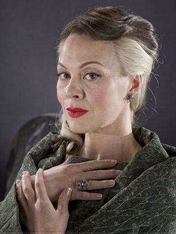 Fișier:Narcissa-promo-pics-lucius-and-narcissa-malfoy-28195472-1400-1867.jpg