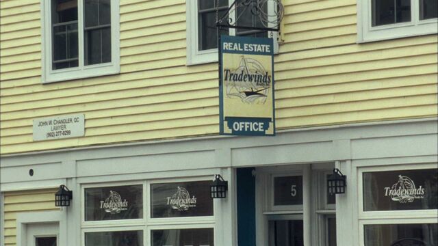File:Tradewinds sign.jpg