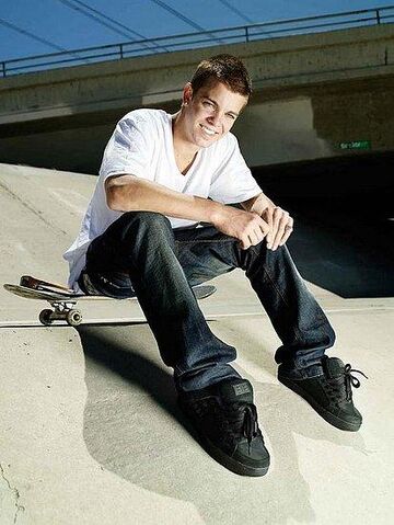 File:RyanSheckler.jpg