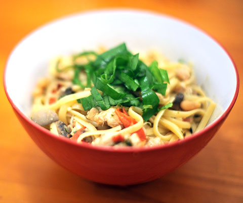 File:Chickenpestopasta.jpg