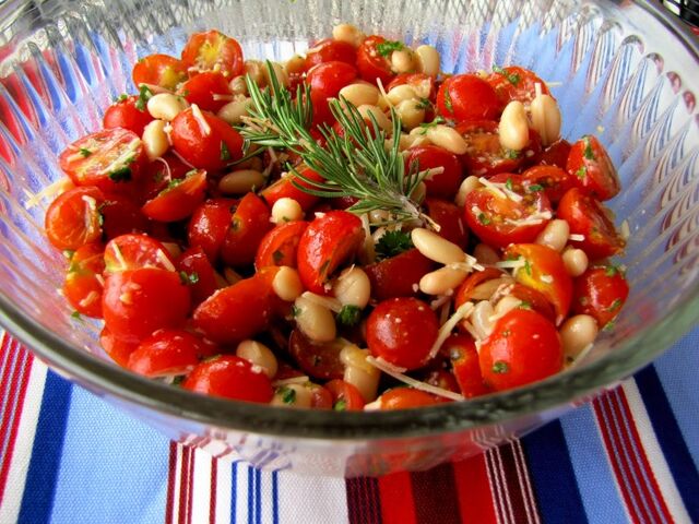 File:Chry tomato salad.jpg