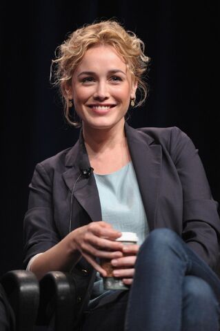 Archivo:Dominique McElligott.jpg