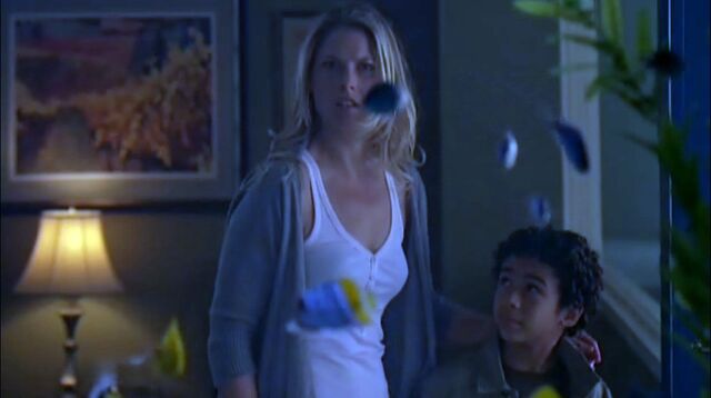 File:Niki yells at Jessica.jpg