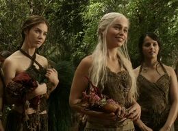 Daenerys y doncellas