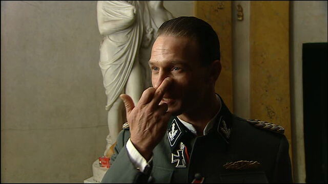 File:Fegelein middle finger.jpg