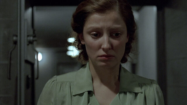 File:Spooked Traudl.jpg