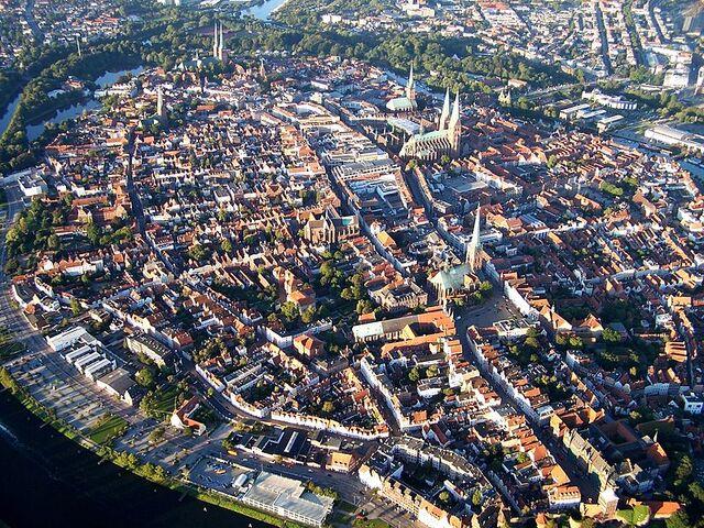 File:800px-Lubeck panorama.jpg