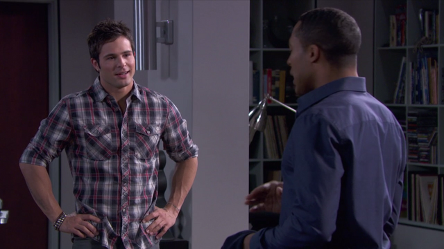 File:HH106 33 EddieJakeafterinterview.png