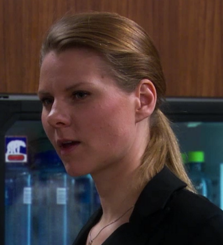 Fil:Karoline.png