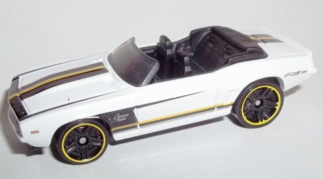 File:HW-2015-241-'69 Camaro-ThenAndNow.jpg
