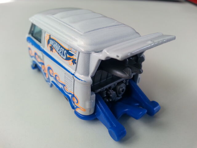 File:Volkswagen Kool Kombi rear.jpg