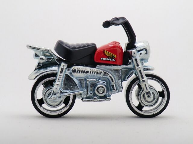 File:Honda Monkey Z50-2016.jpg