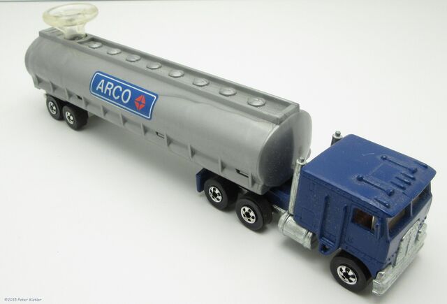 File:Kenworth Tanker-24678.jpg