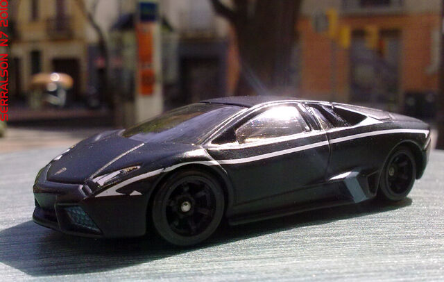 File:LAMBORGHINI REVENTÓN.jpg