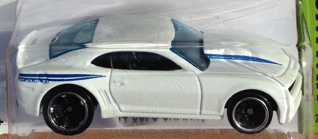 File:2014-229-14COCOCamaro-White-Carded.jpg