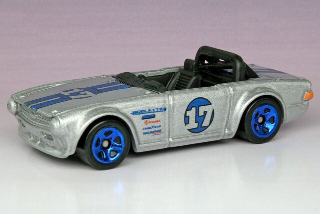 File:Triumph TR6 - 1291ef.jpg