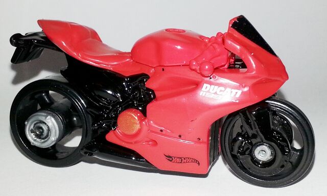 File:HW-2014-36-Ducati 1199 Panigale-SpeedTeam.jpg