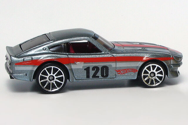 File:Metalflake Gray Datsun 240Z.jpg