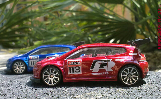 File:RED & BLUE SCIROCCO.jpg