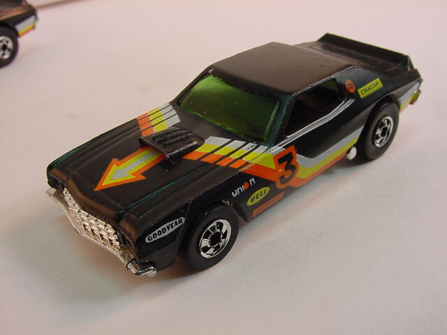 File:1979 stocker Flat black yellow window odd.jpg