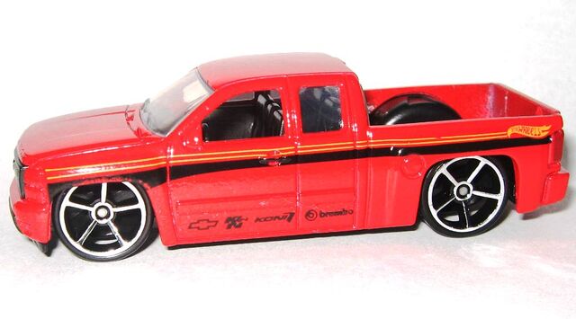 File:HW-2015-249-Chevy Silverado-ThenAndNow.jpg