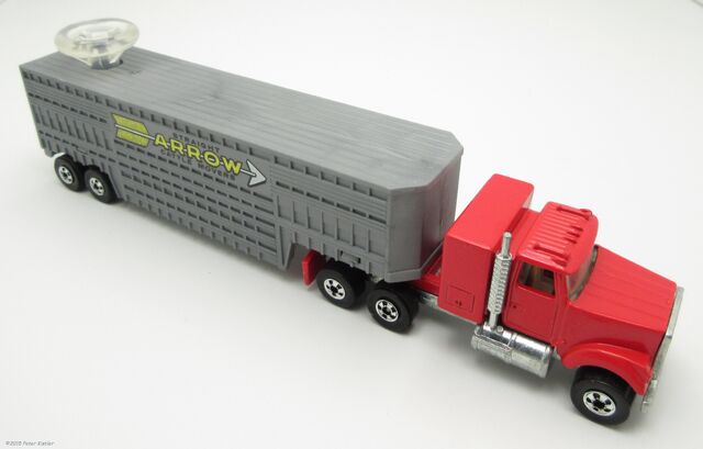 File:White Cattle Trailer-24692.jpg
