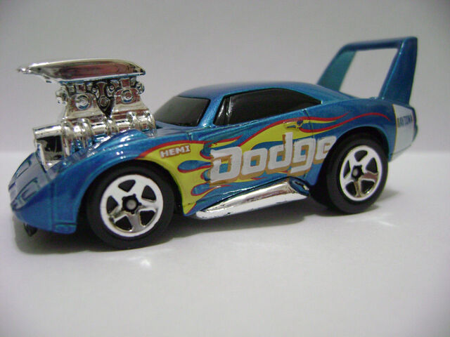 File:2007-1970 Dodge Charger Daytona.jpg