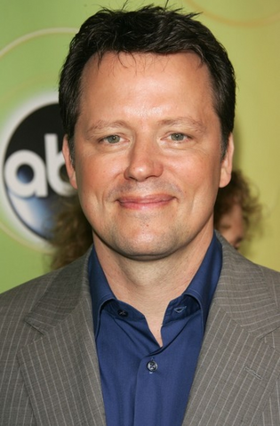 File:Steven Culp.png