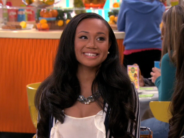 File:Kacey Simon Smiling.png